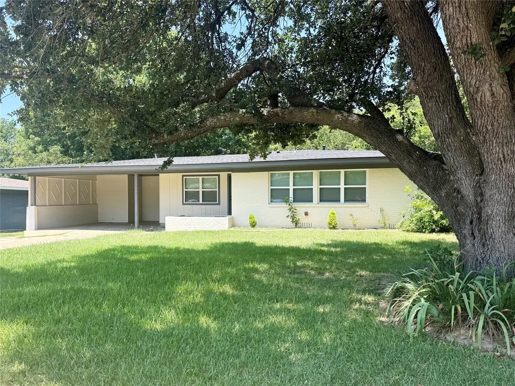 1411 W Shields Drive Sherman TX 75092