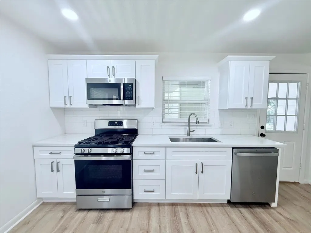 1411 W Shields Drive Sherman TX 75092
