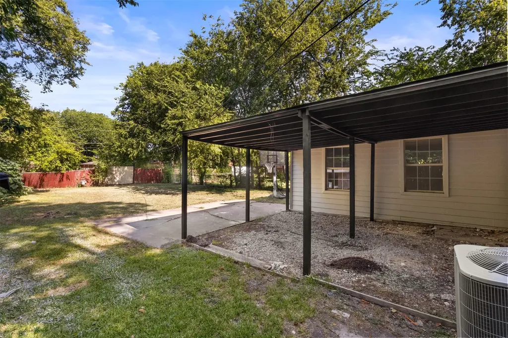 8719 Freeport Drive Dallas TX 75228