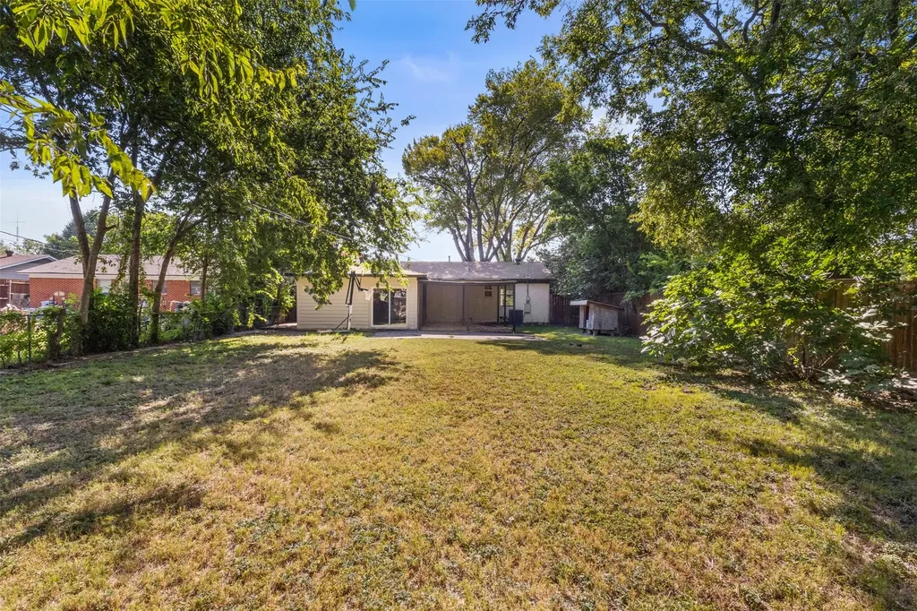 8719 Freeport Drive Dallas TX 75228
