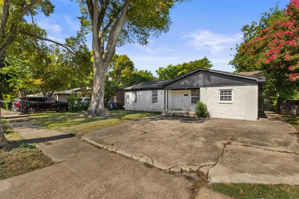 8719 Freeport Drive Dallas TX 75228