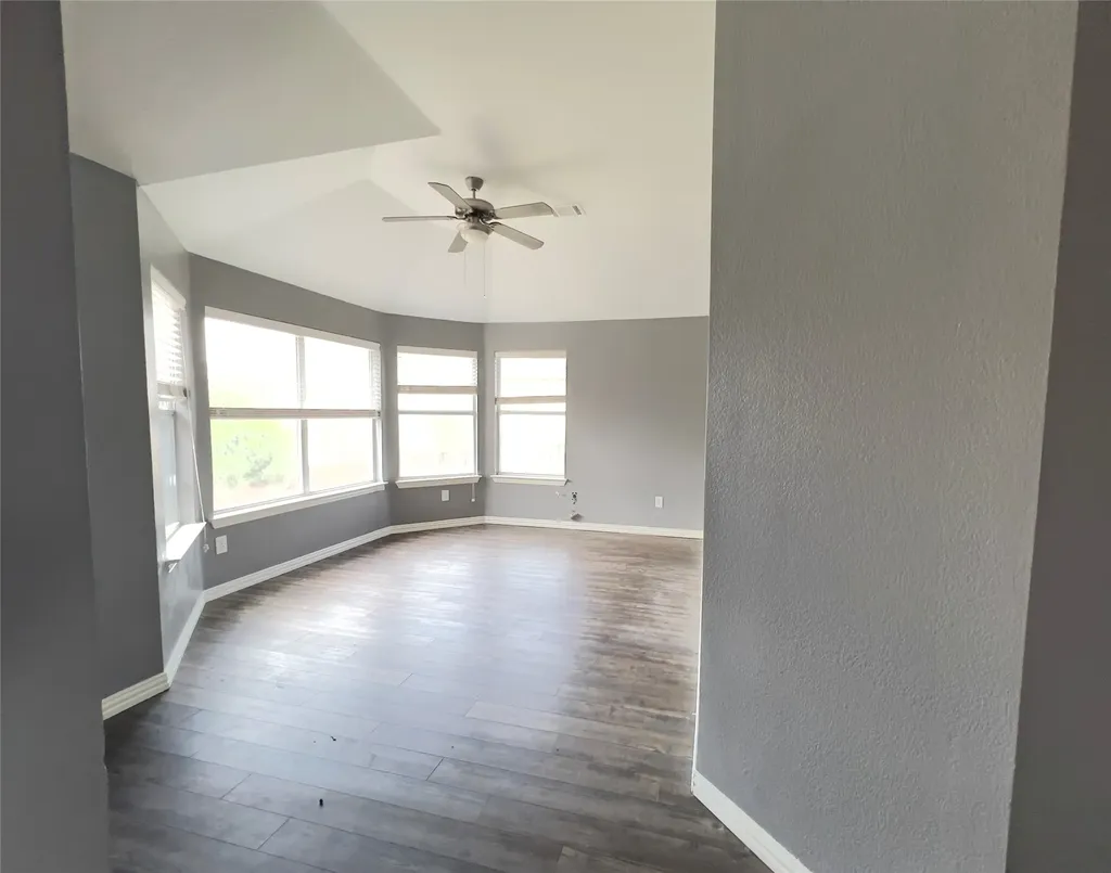 1005 Raspberry Lane Desoto TX 75115