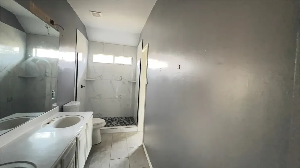 1005 Raspberry Lane Desoto TX 75115