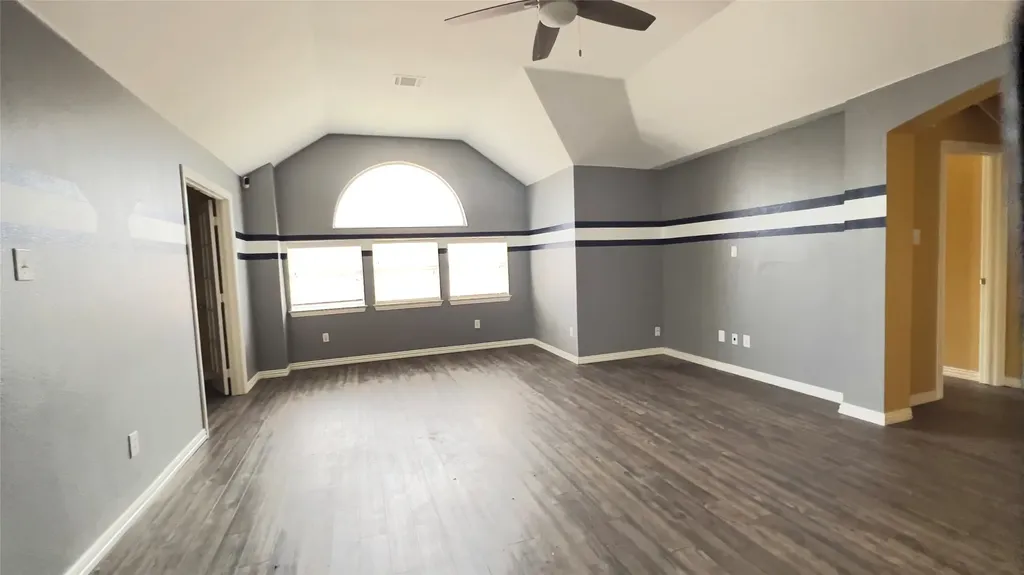 1005 Raspberry Lane Desoto TX 75115