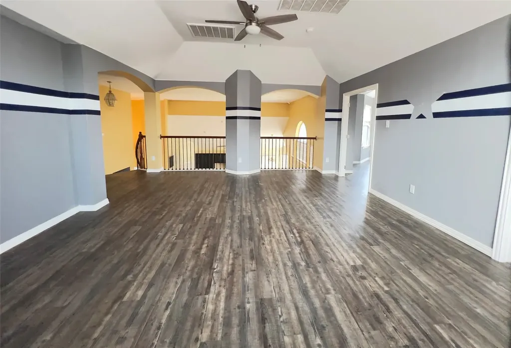 1005 Raspberry Lane Desoto TX 75115