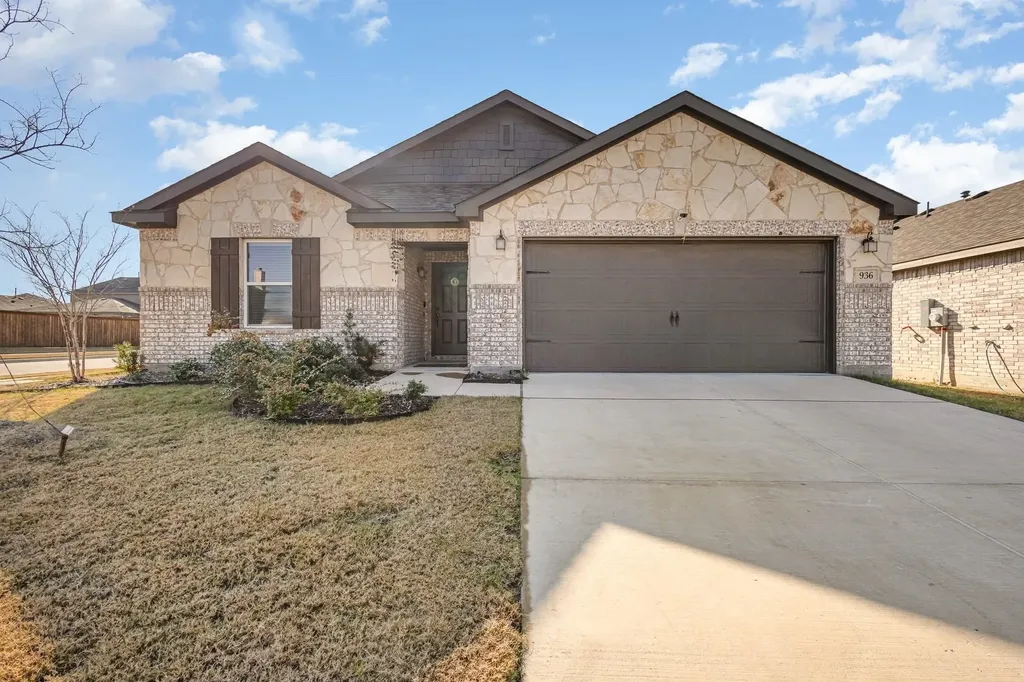936 Waggoner Drive Aubrey TX 76227