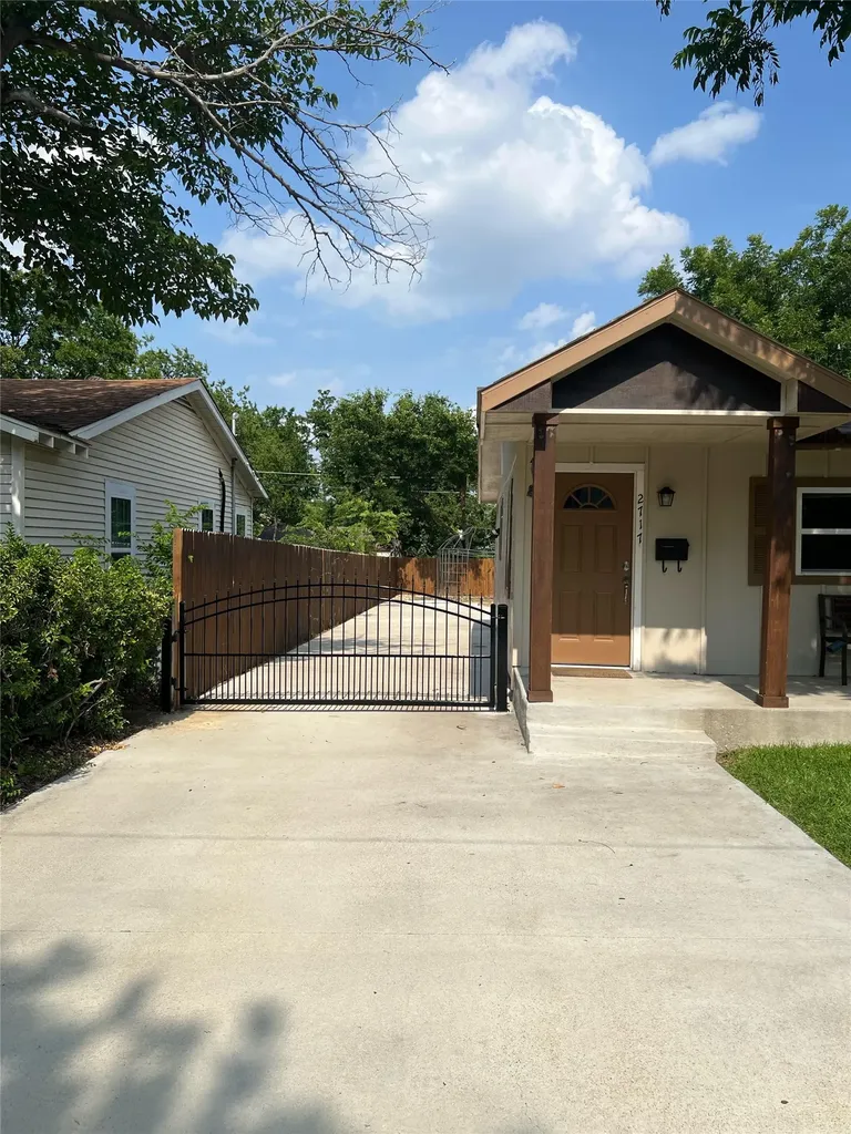 2717 Townsend Drive Fort Worth TX 76110