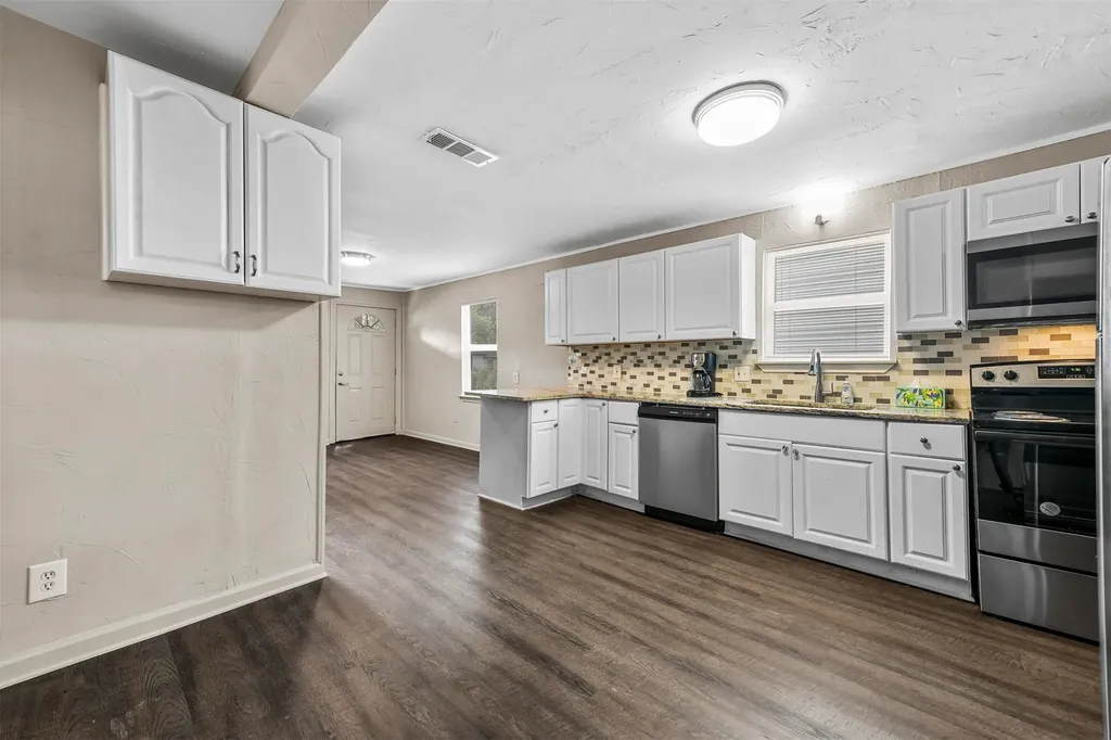 2717 Townsend Drive Fort Worth TX 76110
