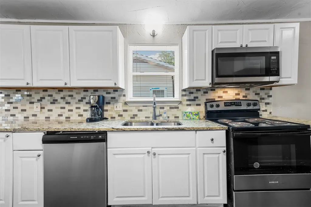2717 Townsend Drive Fort Worth TX 76110