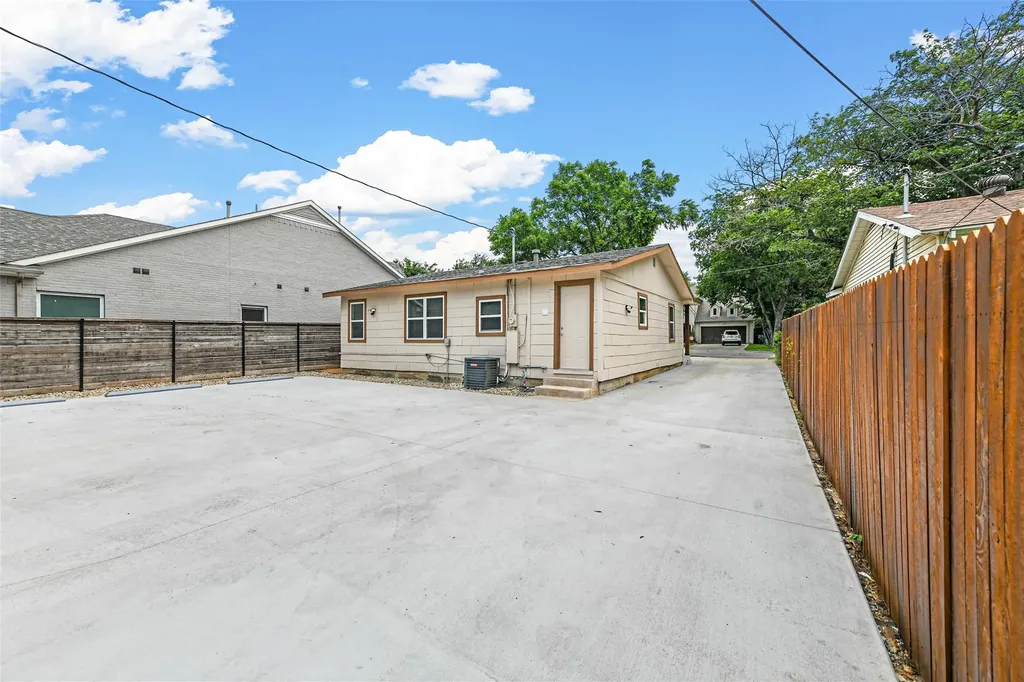 2717 Townsend Drive Fort Worth TX 76110