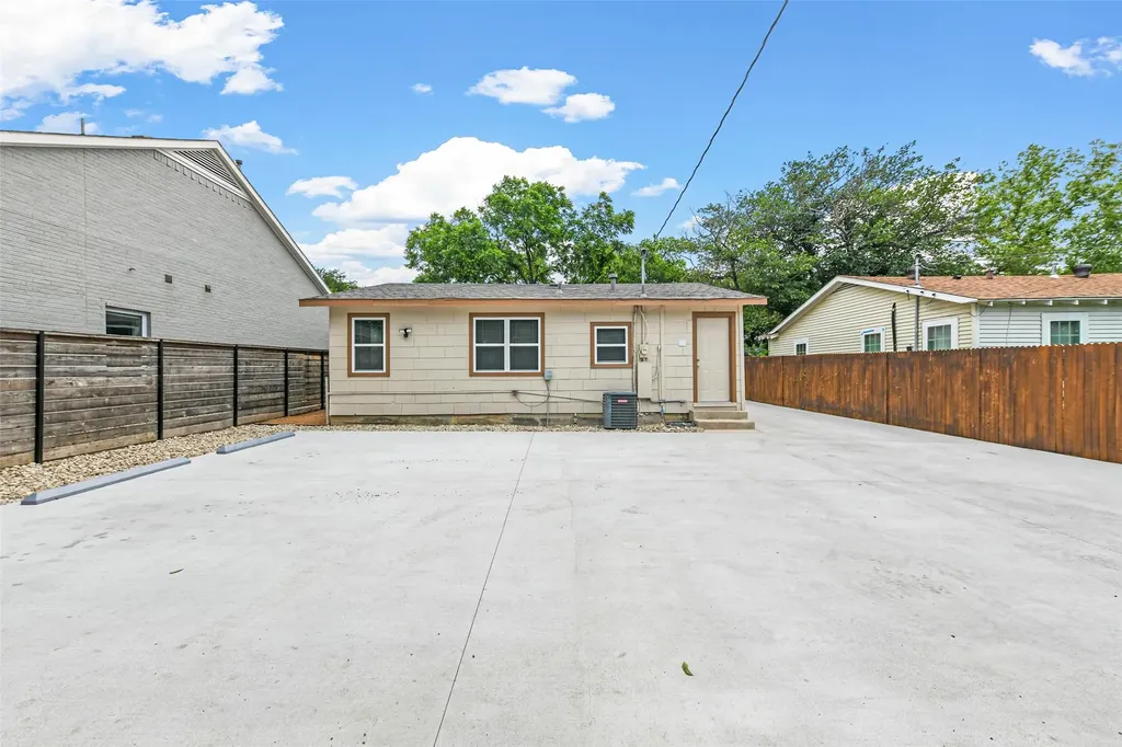 2717 Townsend Drive Fort Worth TX 76110