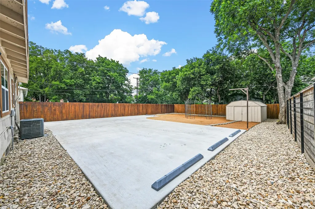 2717 Townsend Drive Fort Worth TX 76110