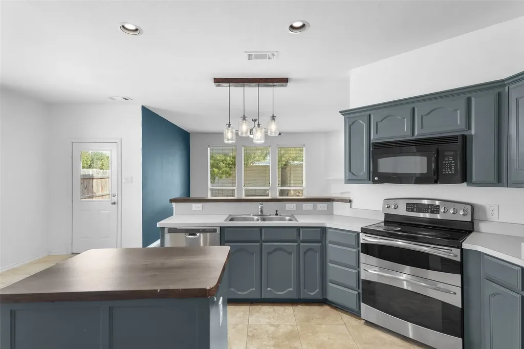 556 Caravan Drive Fort Worth TX 76131