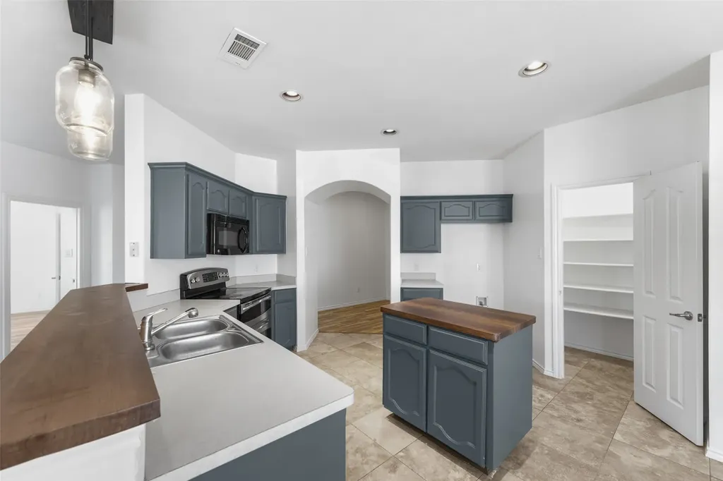 556 Caravan Drive Fort Worth TX 76131