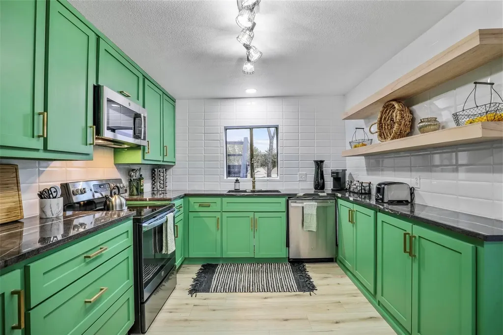 1510 Hillcrest Boulevard Little Elm TX 75068
