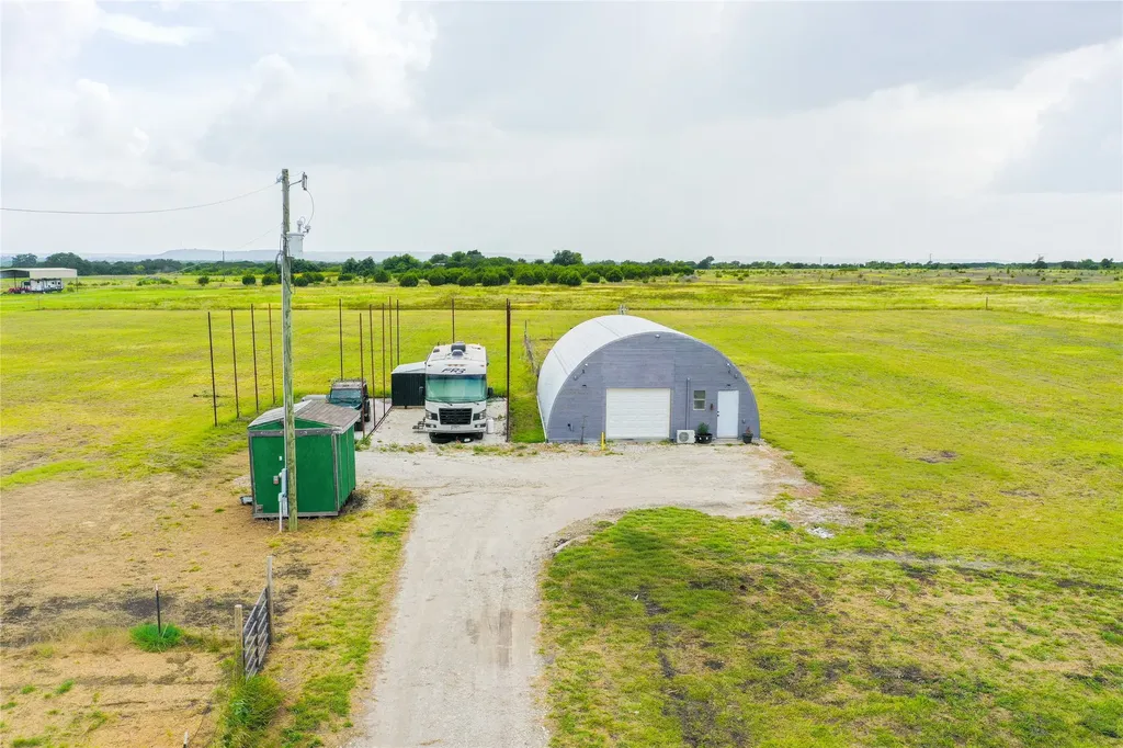 2275 County Road 4185 Meridian TX 76665