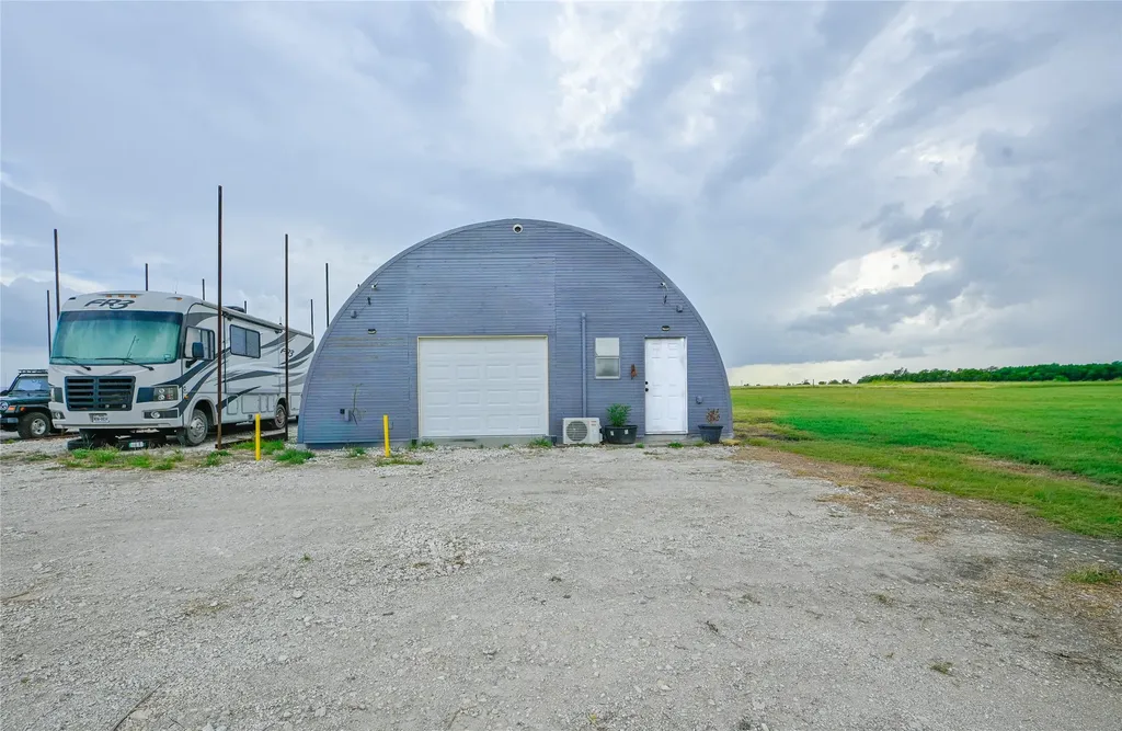 2275 County Road 4185 Meridian TX 76665