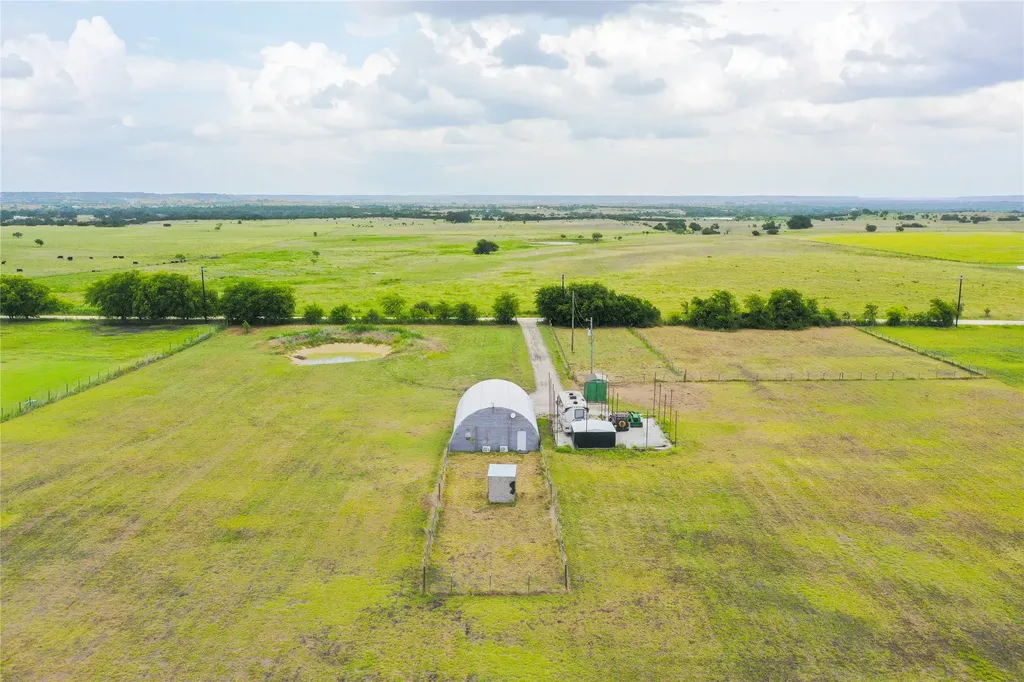 2275 County Road 4185 Meridian TX 76665
