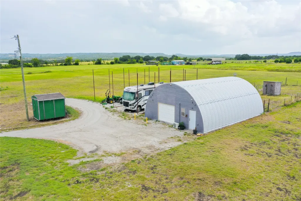 2275 County Road 4185 Meridian TX 76665