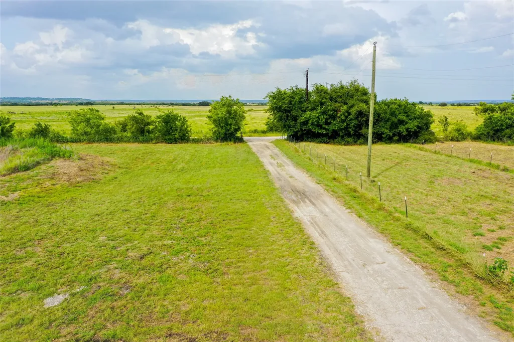 2275 County Road 4185 Meridian TX 76665