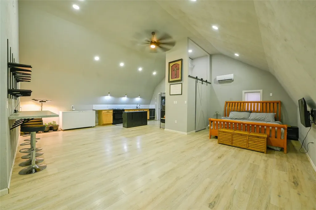 2275 County Road 4185 Meridian TX 76665