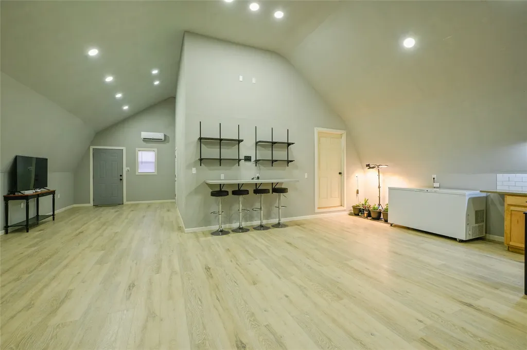 2275 County Road 4185 Meridian TX 76665