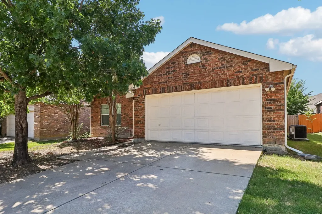 6008 Marsh Rail Drive Denton TX 76208