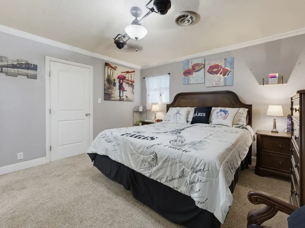 702 Preston Street Bowie TX 76230