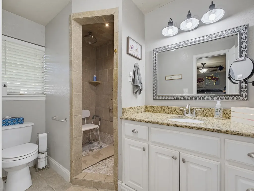 702 Preston Street Bowie TX 76230