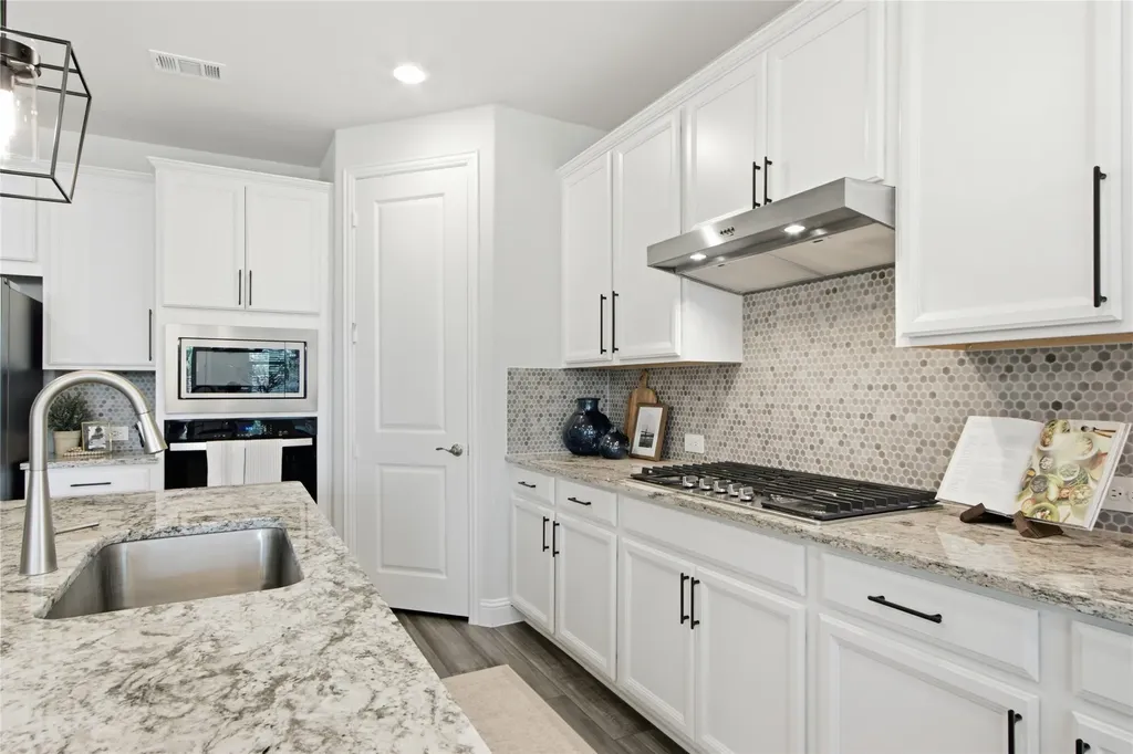 2724 Acadia Drive Corinth TX 76210