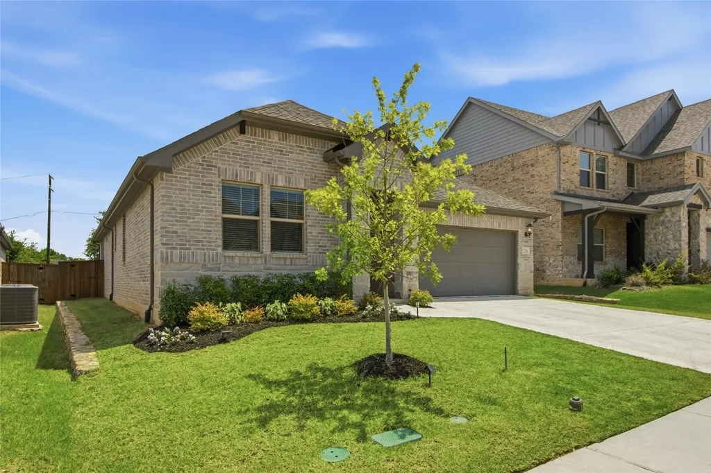 2724 Acadia Drive Corinth TX 76210