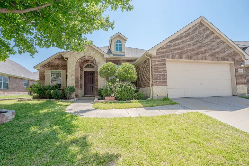 4507 Fox River Trail Arlington TX 76017