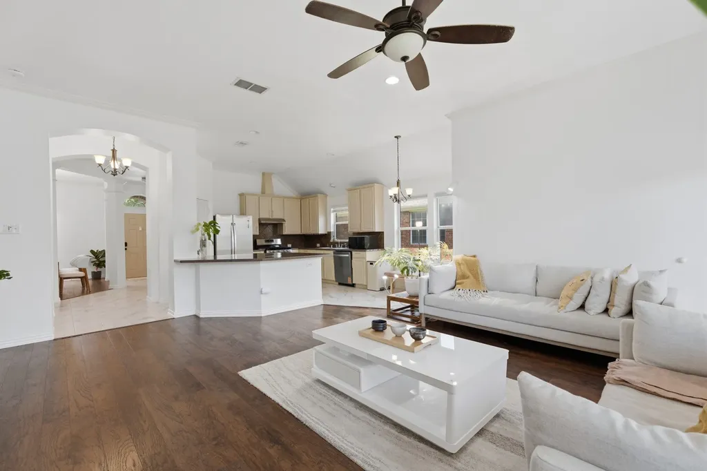 4507 Fox River Trail Arlington TX 76017