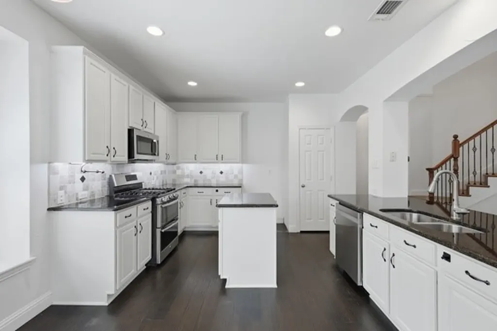 6974 Shoreview Grand Prairie TX 75054