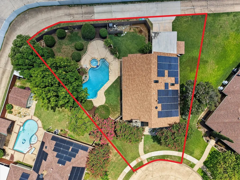 1019 Ridgeview Circle Carrollton TX 75007