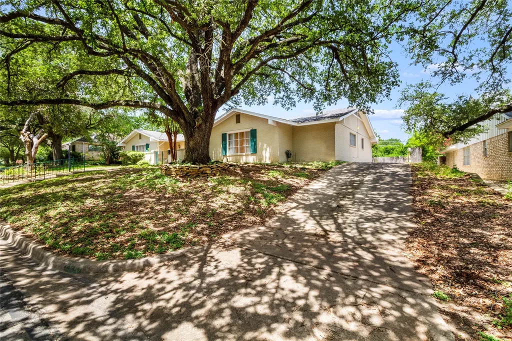 2641 Woodmont Circle Waco TX 76710