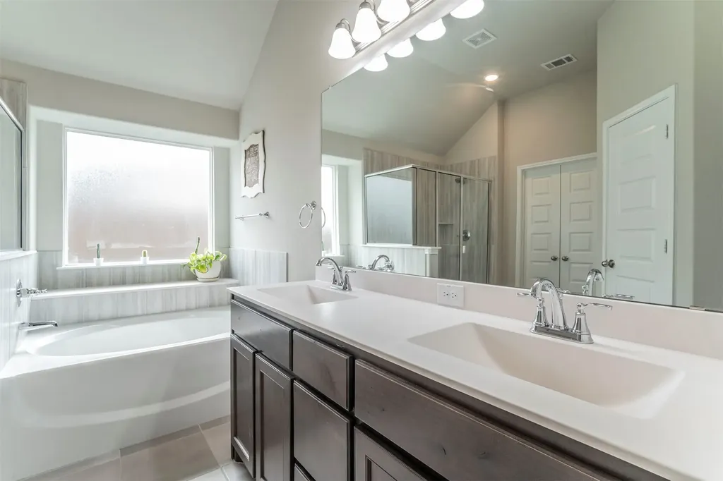 1828 Abelia Lane Weatherford TX 76086