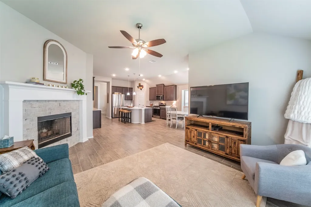 1828 Abelia Lane Weatherford TX 76086