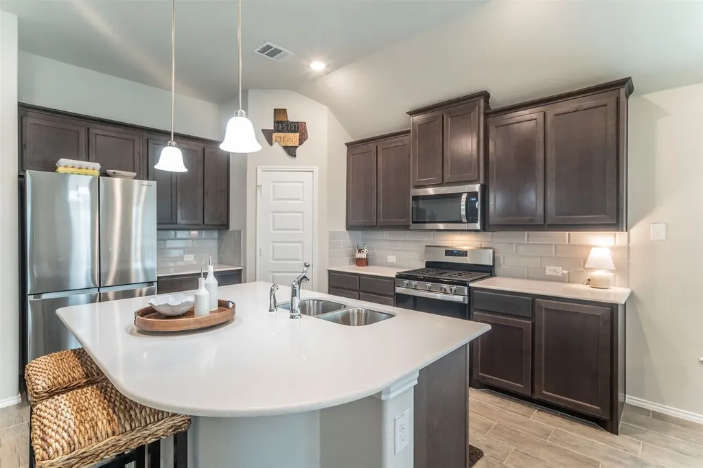 1828 Abelia Lane Weatherford TX 76086