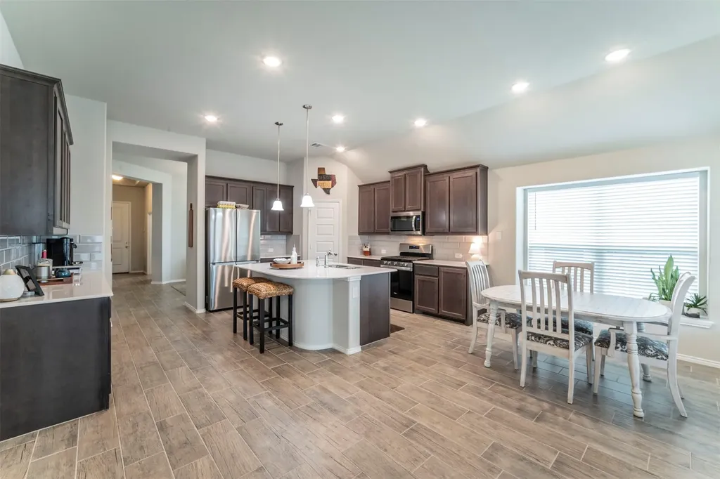 1828 Abelia Lane Weatherford TX 76086