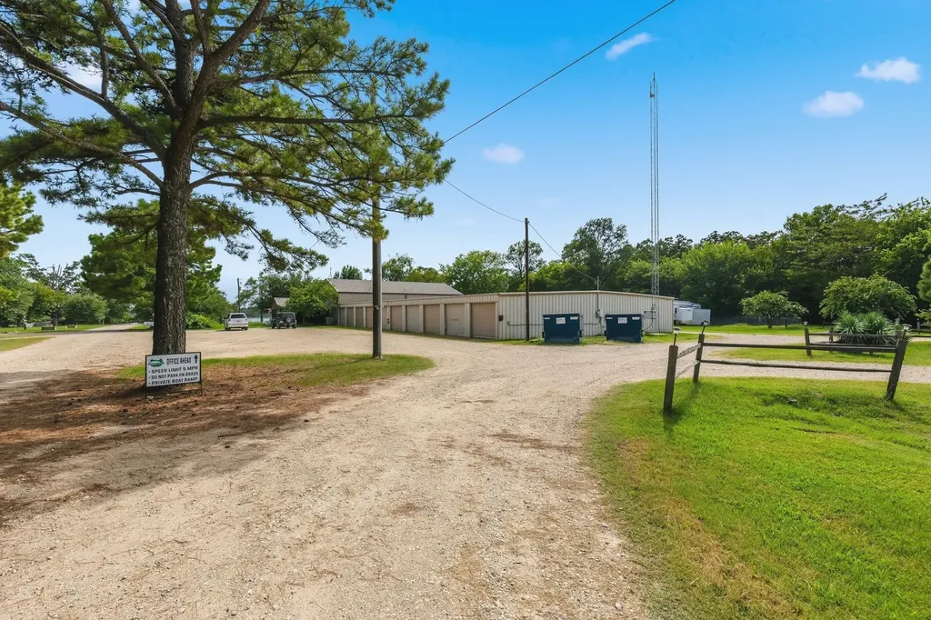 660 Rs County Road 3325 Emory TX 75440