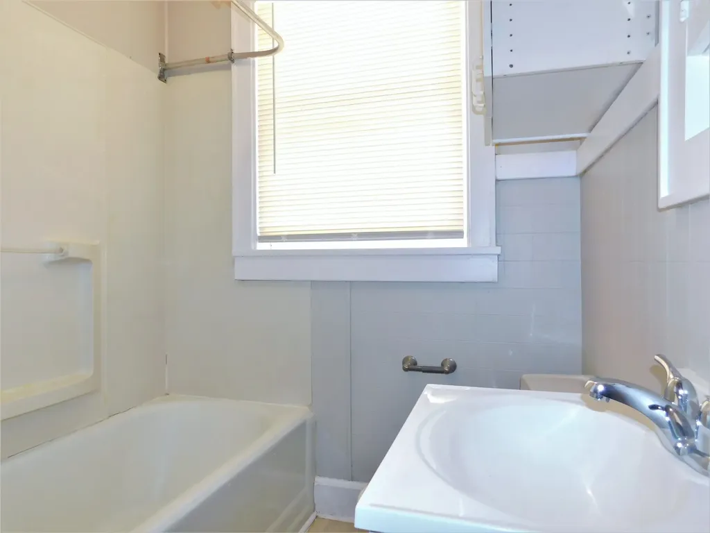 1611 N Locust Street Denton TX 76201