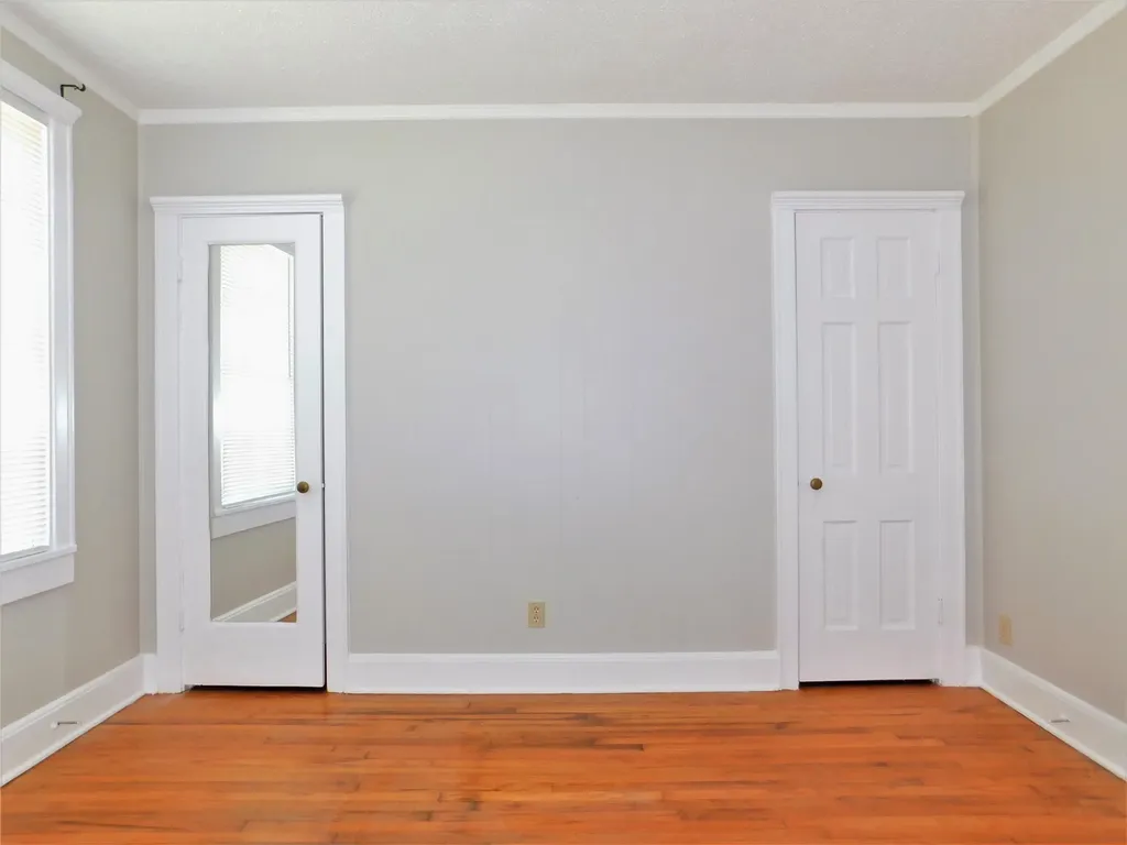 1611 N Locust Street Denton TX 76201