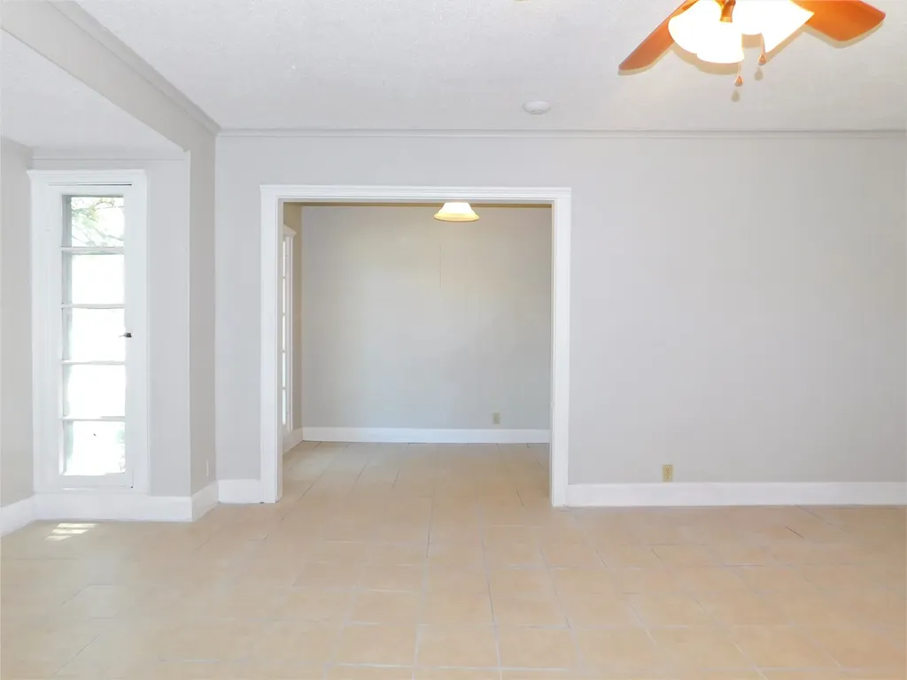 1611 N Locust Street Denton TX 76201