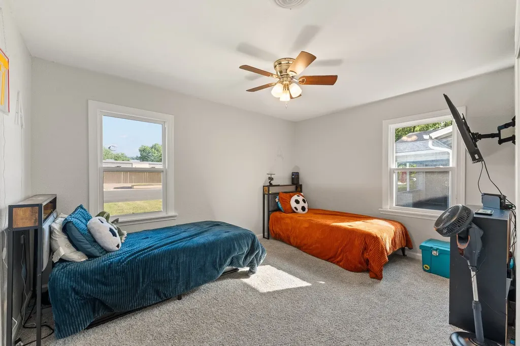 809 Phillips Street Cleburne TX 76033