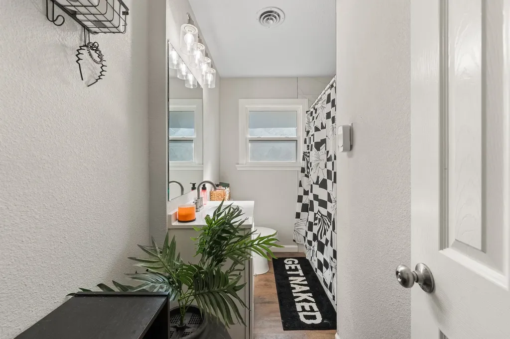 809 Phillips Street Cleburne TX 76033