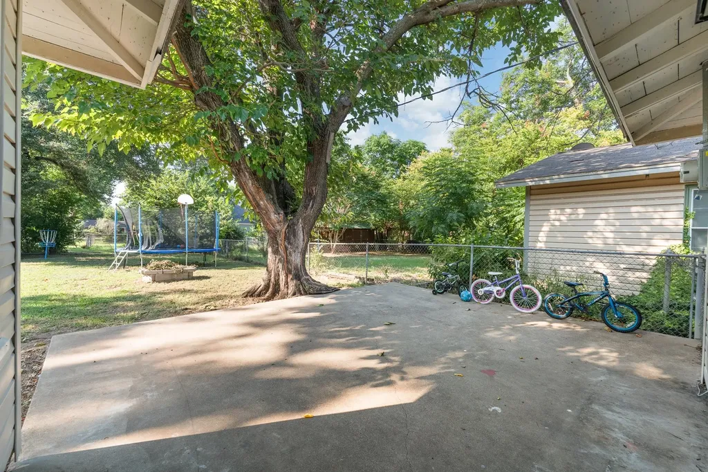 809 Phillips Street Cleburne TX 76033