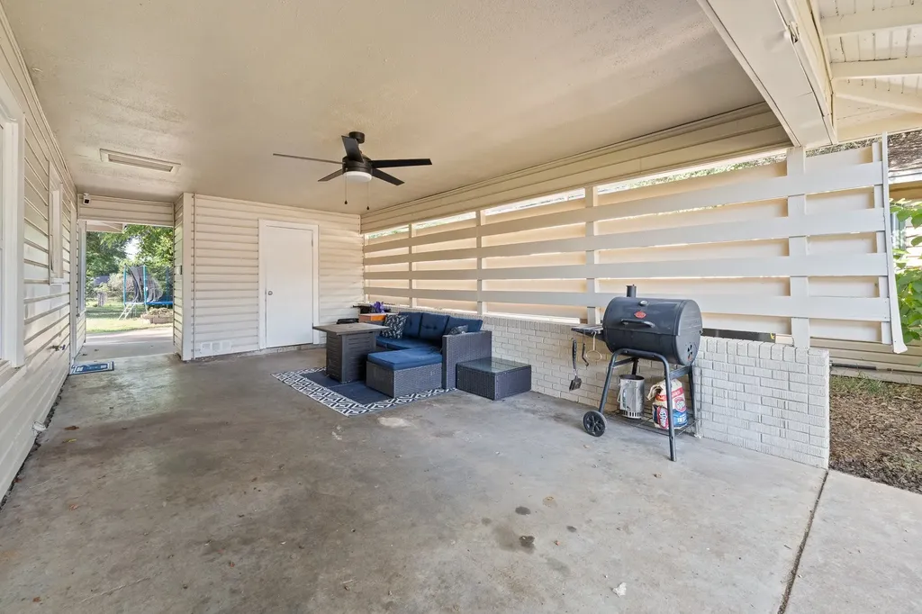 809 Phillips Street Cleburne TX 76033