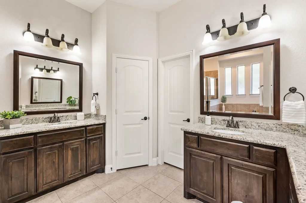 7216 E Nirvana Circle North Richland Hills TX 76182