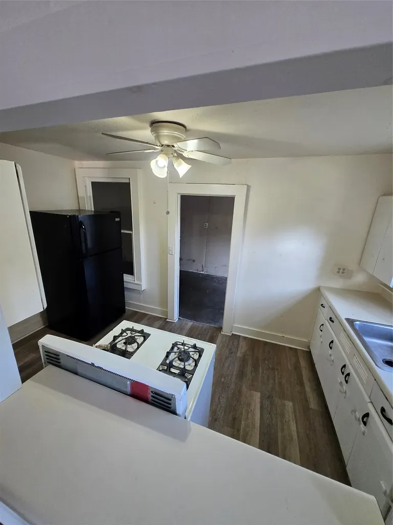 714 S Commercial Avenue Coleman TX 76834